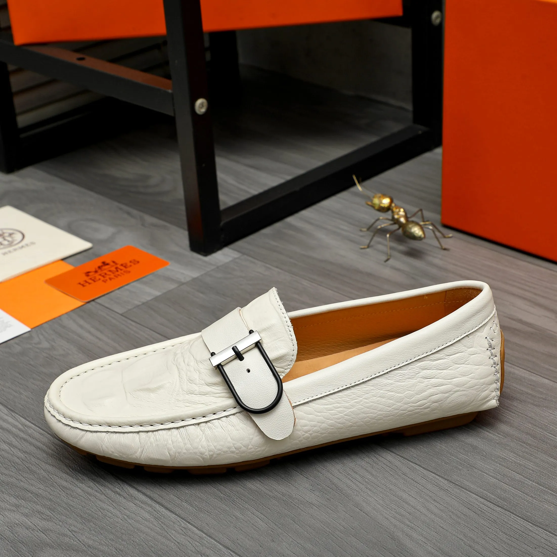 P380 Product trademark: HERMES "Hermes" casual slip-on men's shoes Regular size: 38-44 Product material: Selected crocodile pattern cowhide upper, pigskin lining, rubber outsole